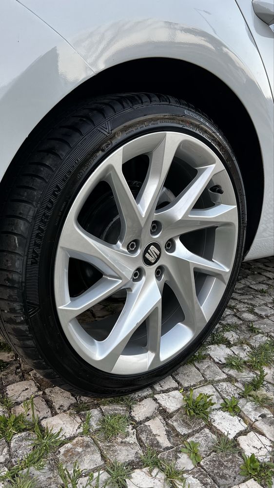 Seat leon 1.6 Tdi 110Cv Ano 2014