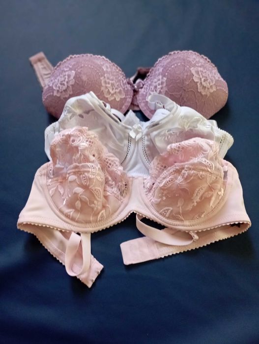 Бюстгальтер жіночий