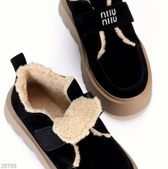 Жіночі шкіряні зимові черевики в кольорах