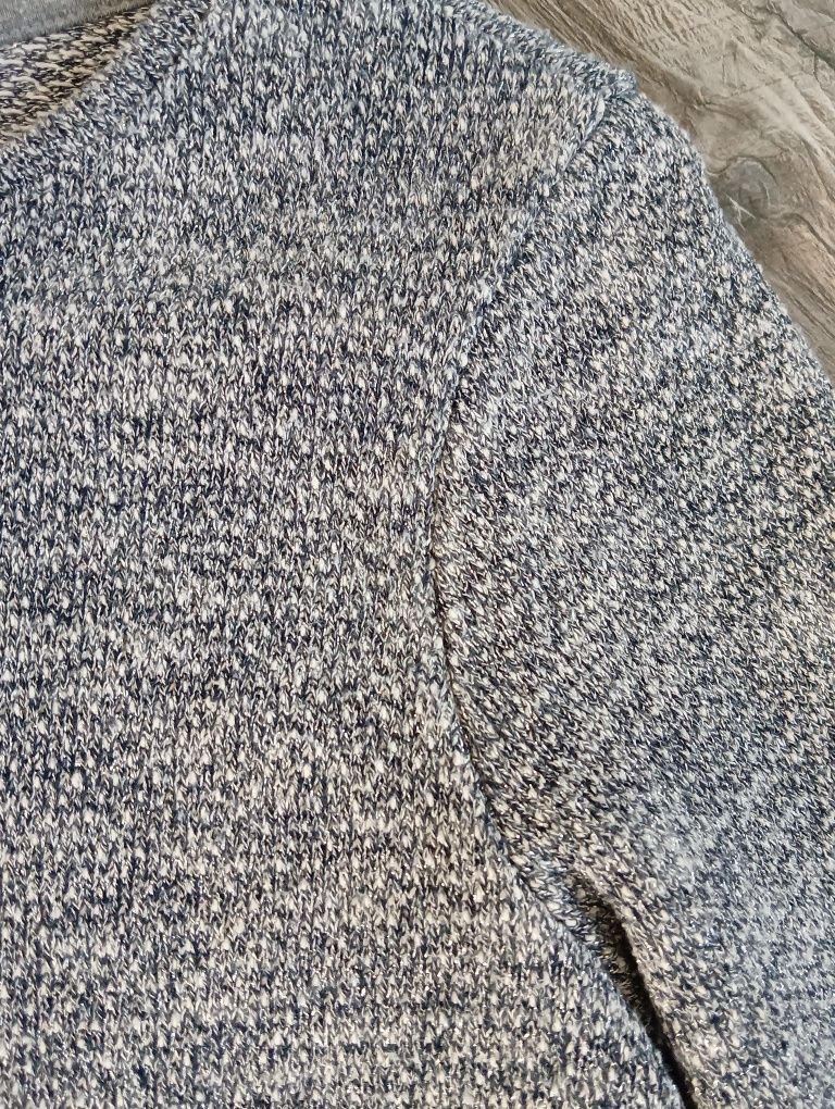 Clockhouse c&a śliczny sweter ze srebrną nicią 38