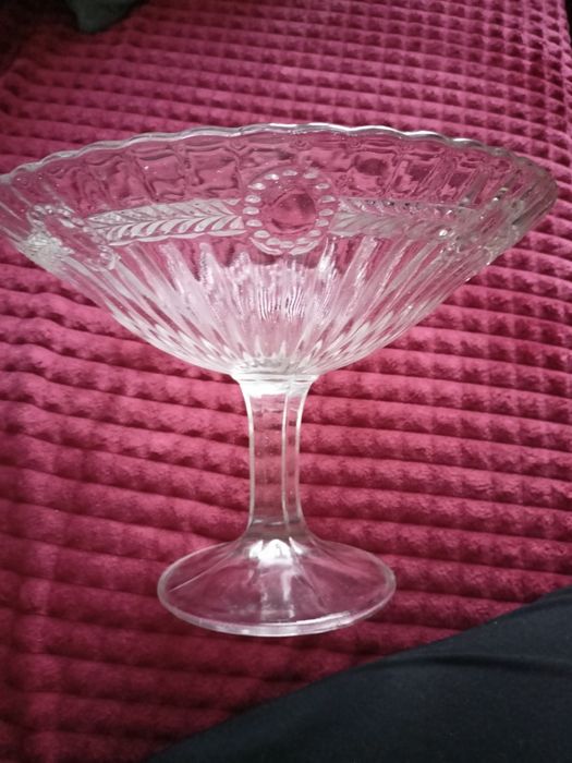 Patera.owocarka PRL Ząbkowic medaliony