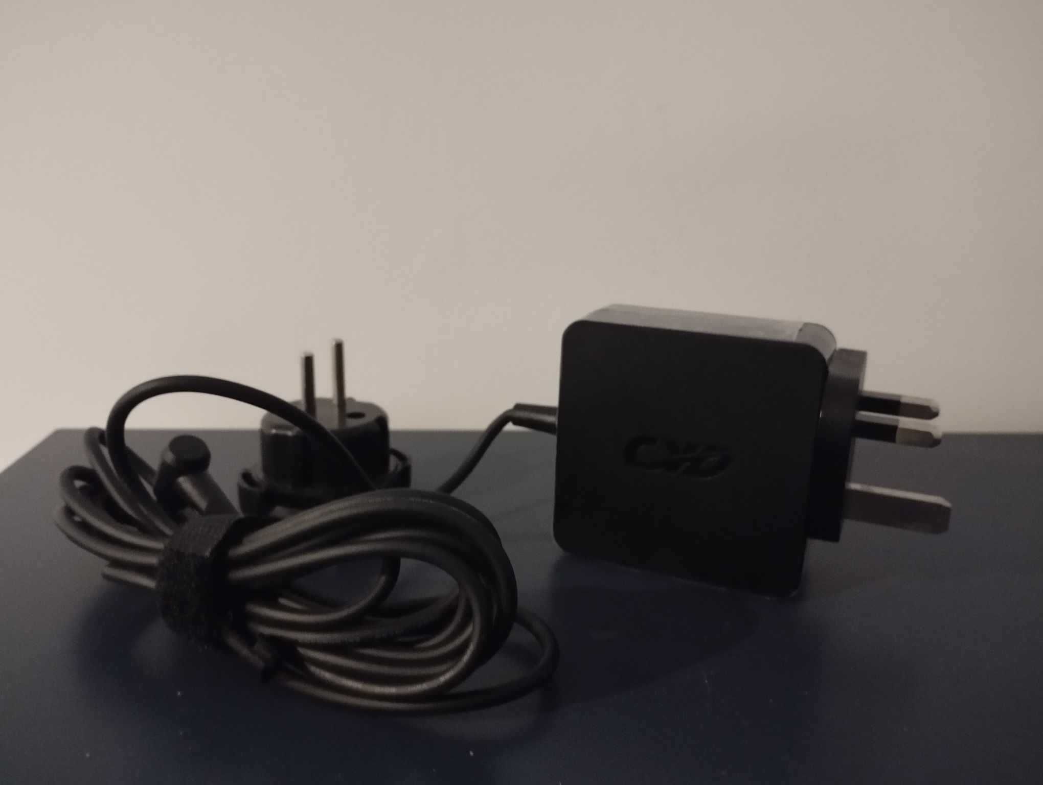 CYD CP-0652 19,5V Zasilacz sieciowy z szybką ładowarką do notebooków
