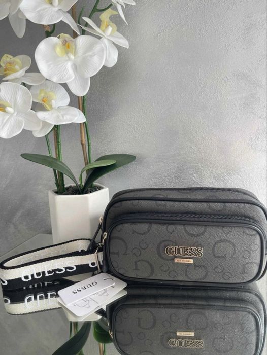 Nowa nerka crossbody Guess