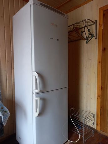 Холодильник двохкамерний