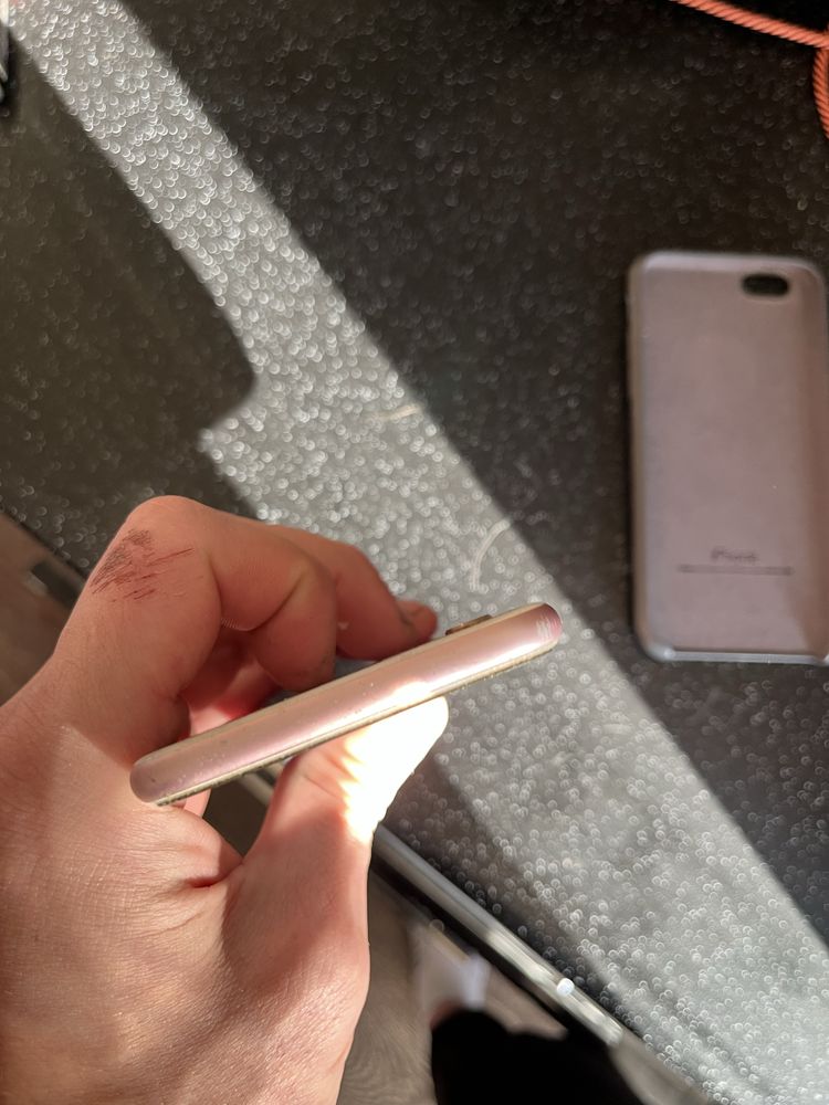 Iphone 6s розовый