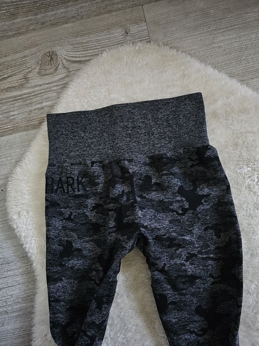 Legginsy Gymshark Camo Rozmiar XS Moro Spodnie Czarne