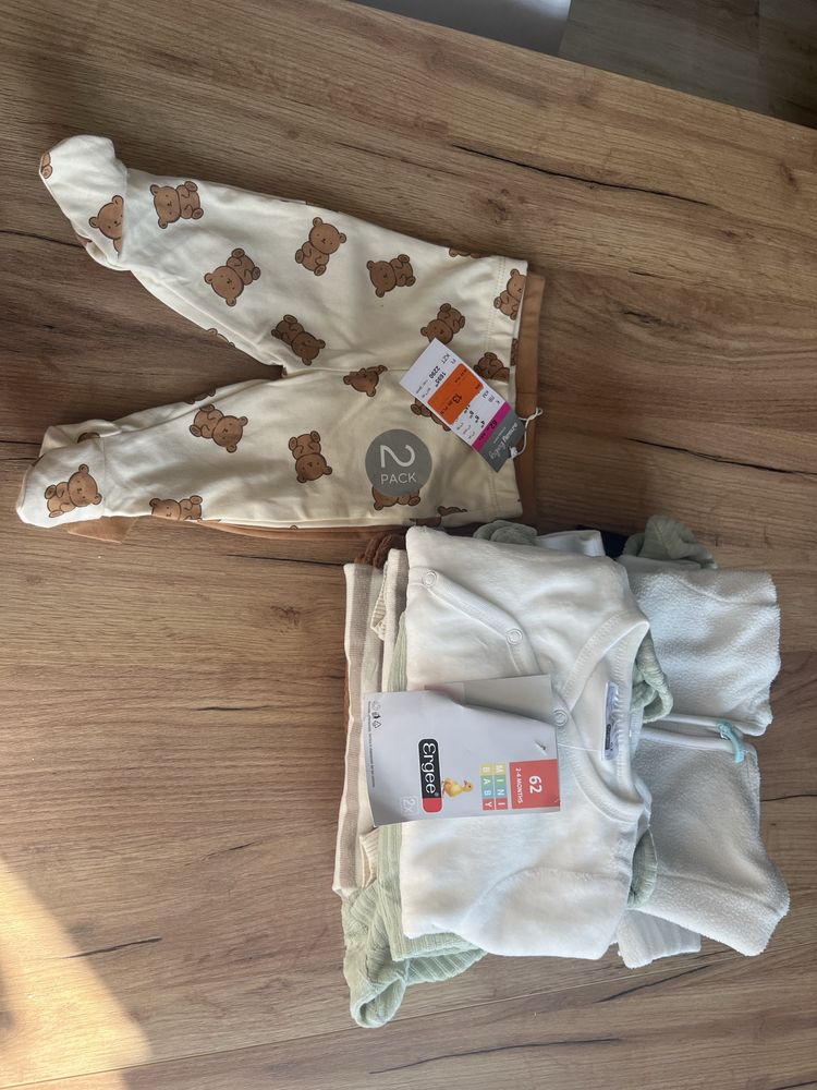Paka zesatw ubrań niemowlęcych Ergee sinsay  kik 50-62 cm