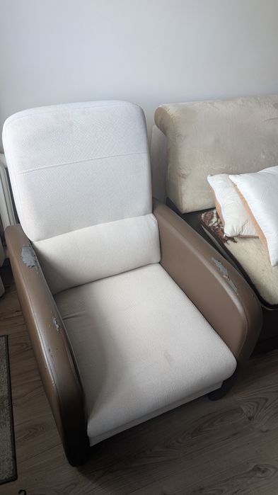 Fotele w dobrym stanie !!!