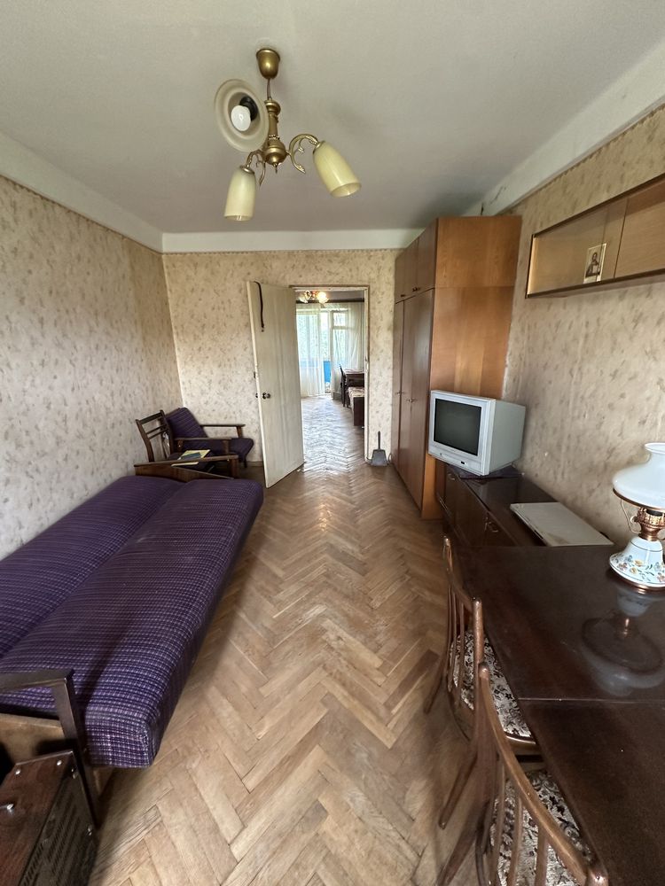 Продам 3к квартиру в Києві. Вул. Кавказька 9. Центральна частина міста