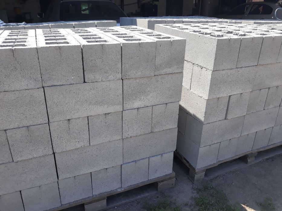 Шлакоблок вибропрессованный.