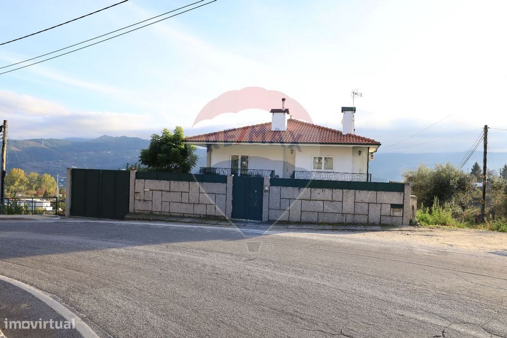 Moradia T5 para venda