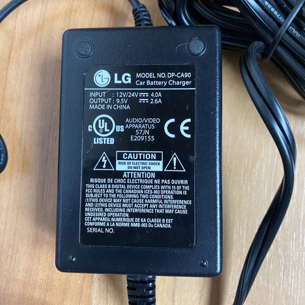 Автомобильное ЗУ 12/24V LG DP-CA90 9.5V 2.6A ОРИГИНАЛ