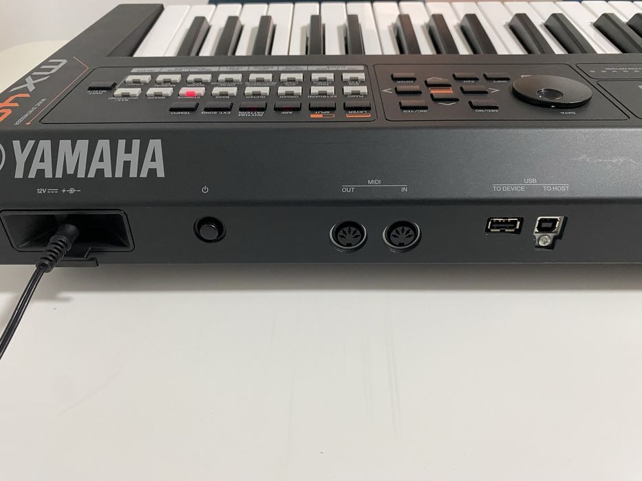 Sintetizador Yamaha Mx49 V2 Black