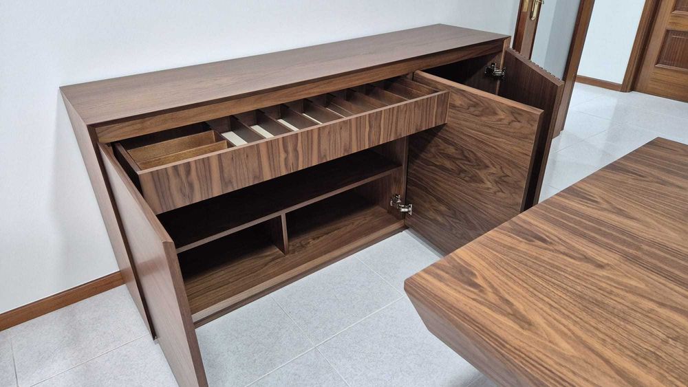 Aparador 3P Nogueira e Ripado