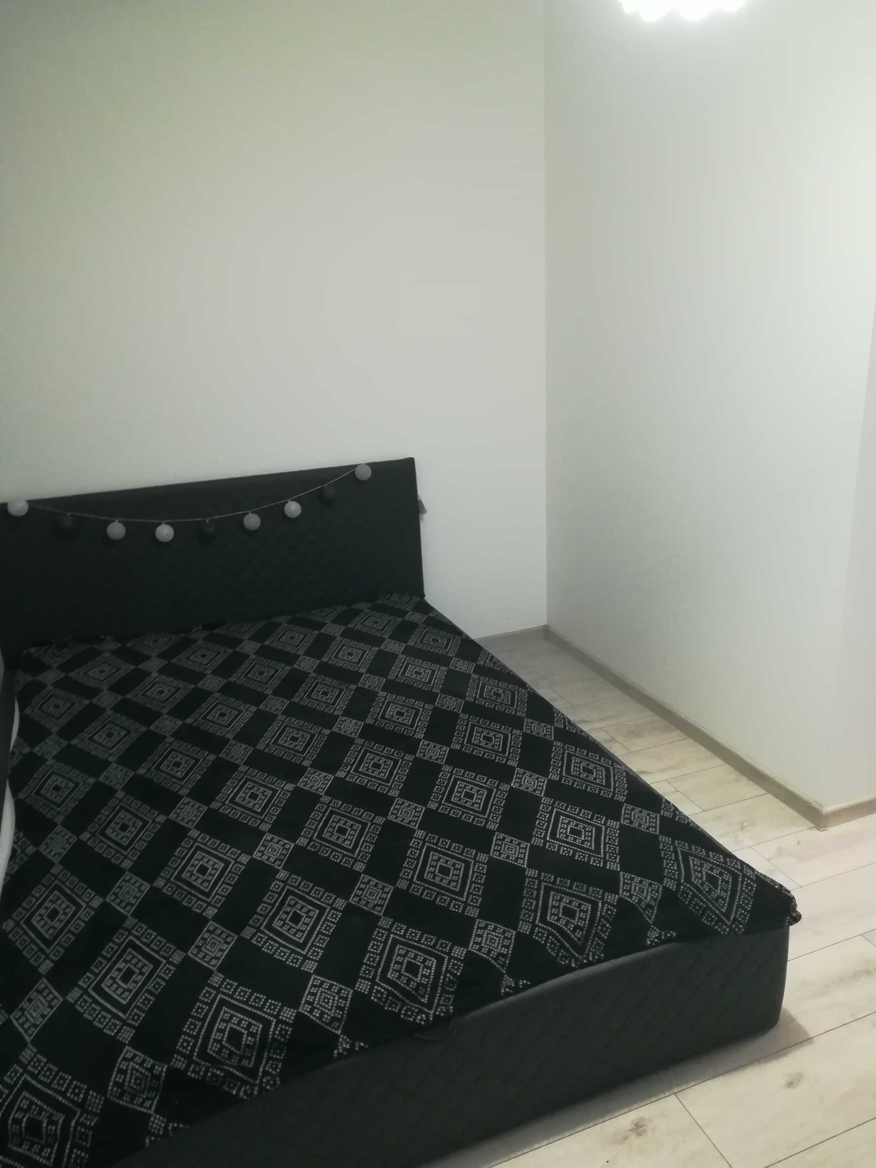 Do wynajęcia 3-pokojowe, 45m+balkon 8m, parking, piwnica. Oś. Górna.