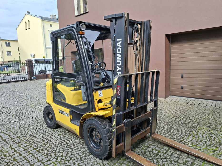 Wózek widłowy Hyundai 25D E 7 diesel  2.5t