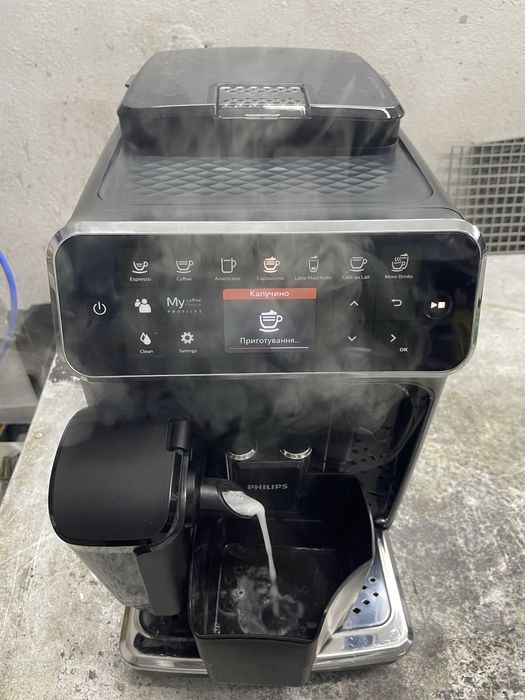 Кавомашина Philips LatteGo Series 4300 2022 р 5 тис порцій