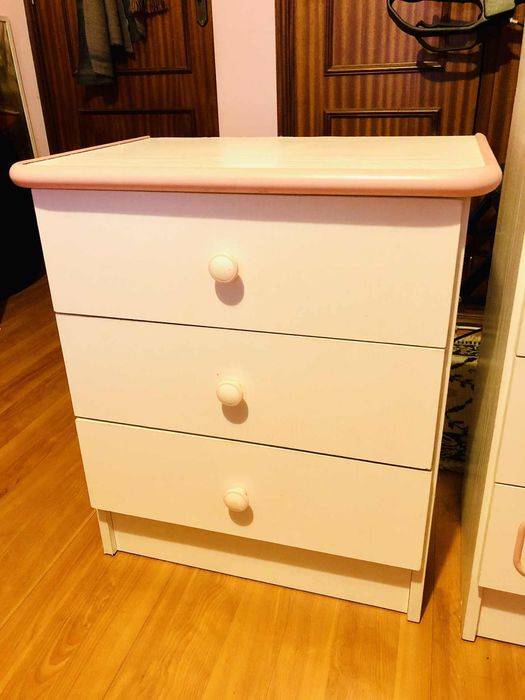 Comoda / Mesa de Cabeceira