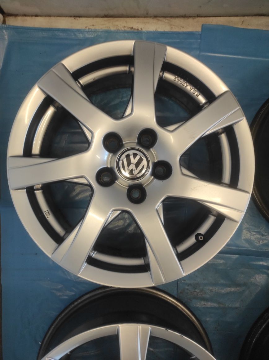 598 Felgi aluminiowe VW VOLKSWAGEN R 16 5x112 Bardzo Ładne