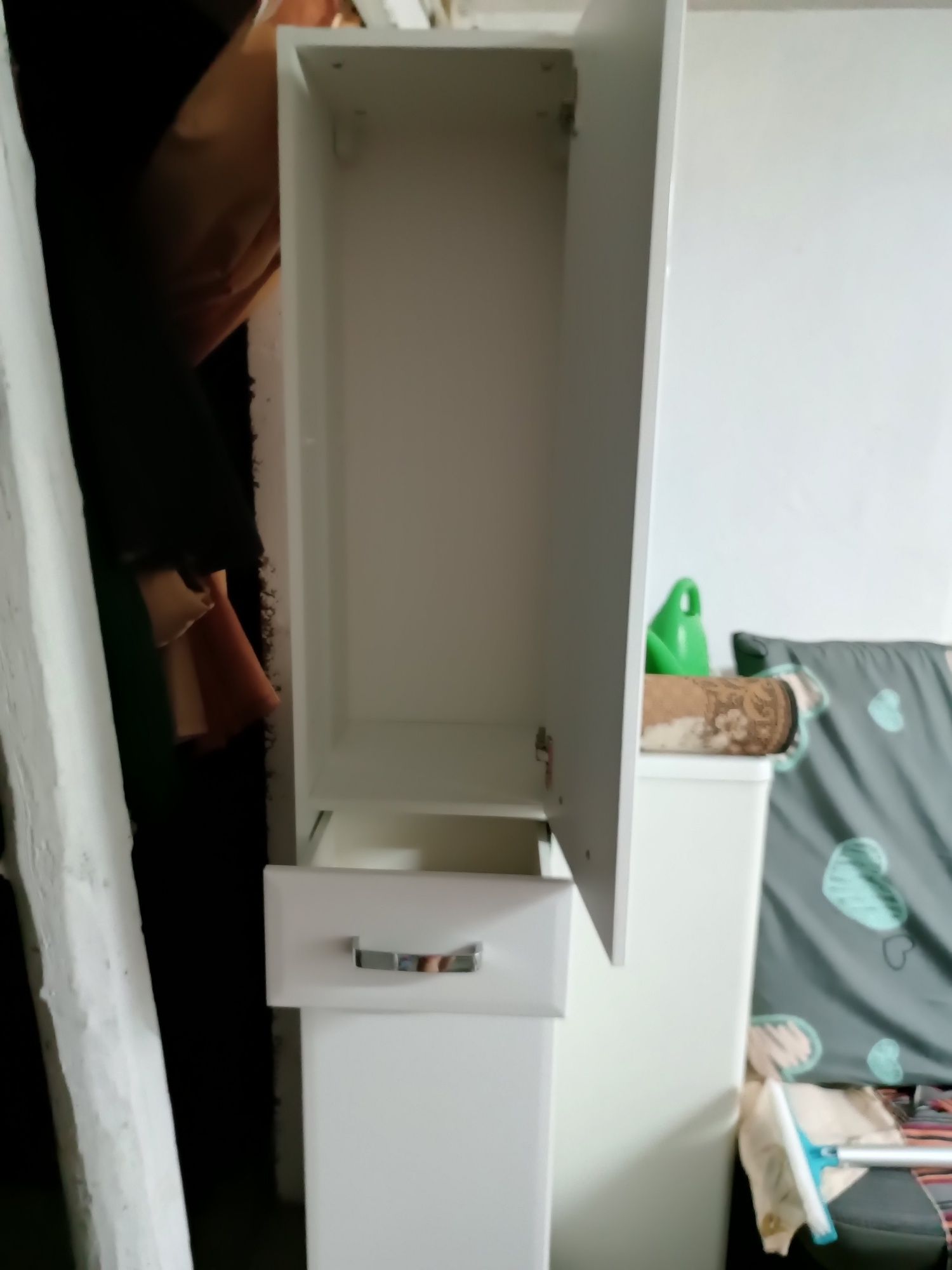 Szafka łazienkowa