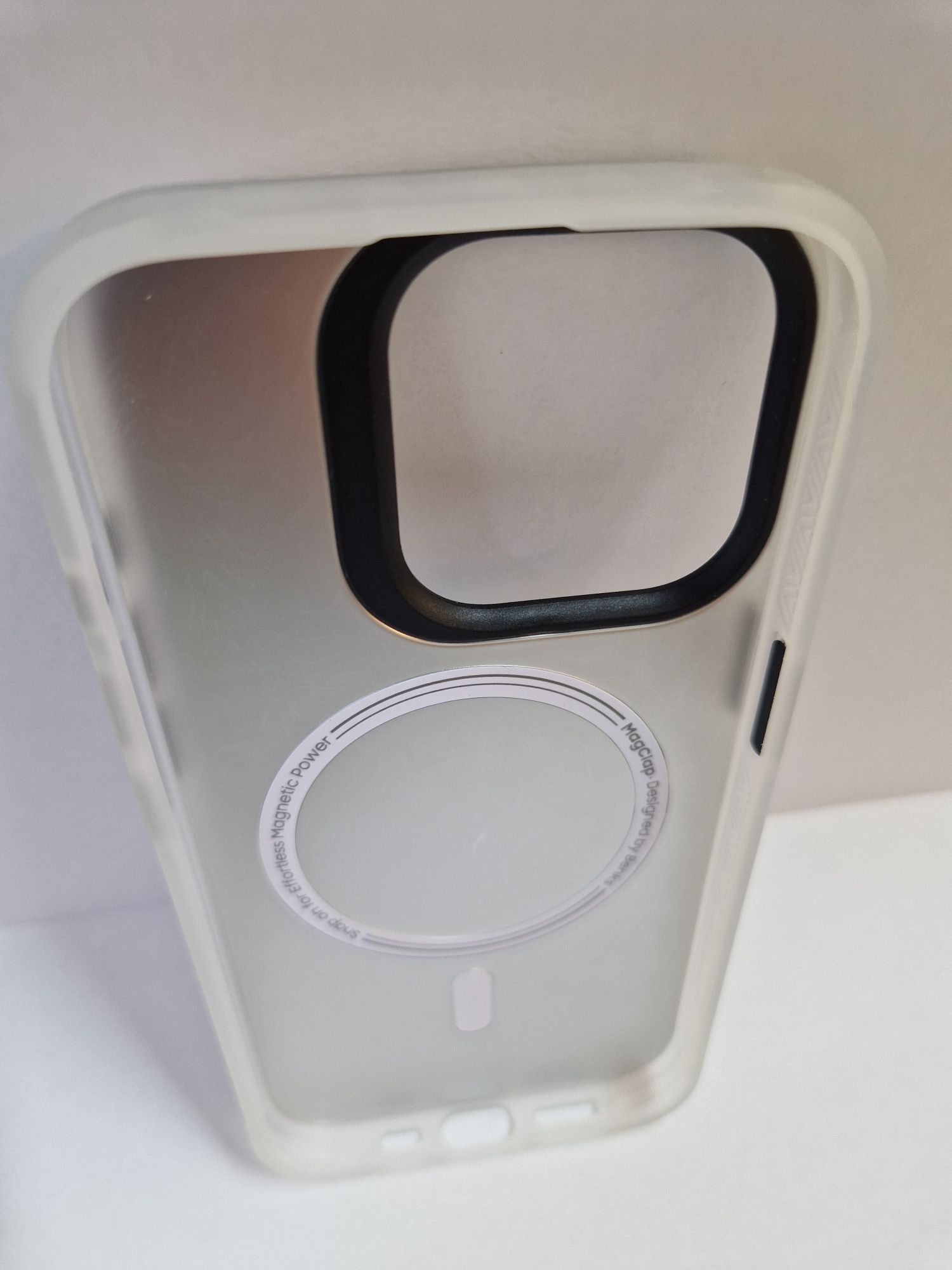 Benks Etui Magnetic Summit Mont Blanc do Iphone 15 Pro