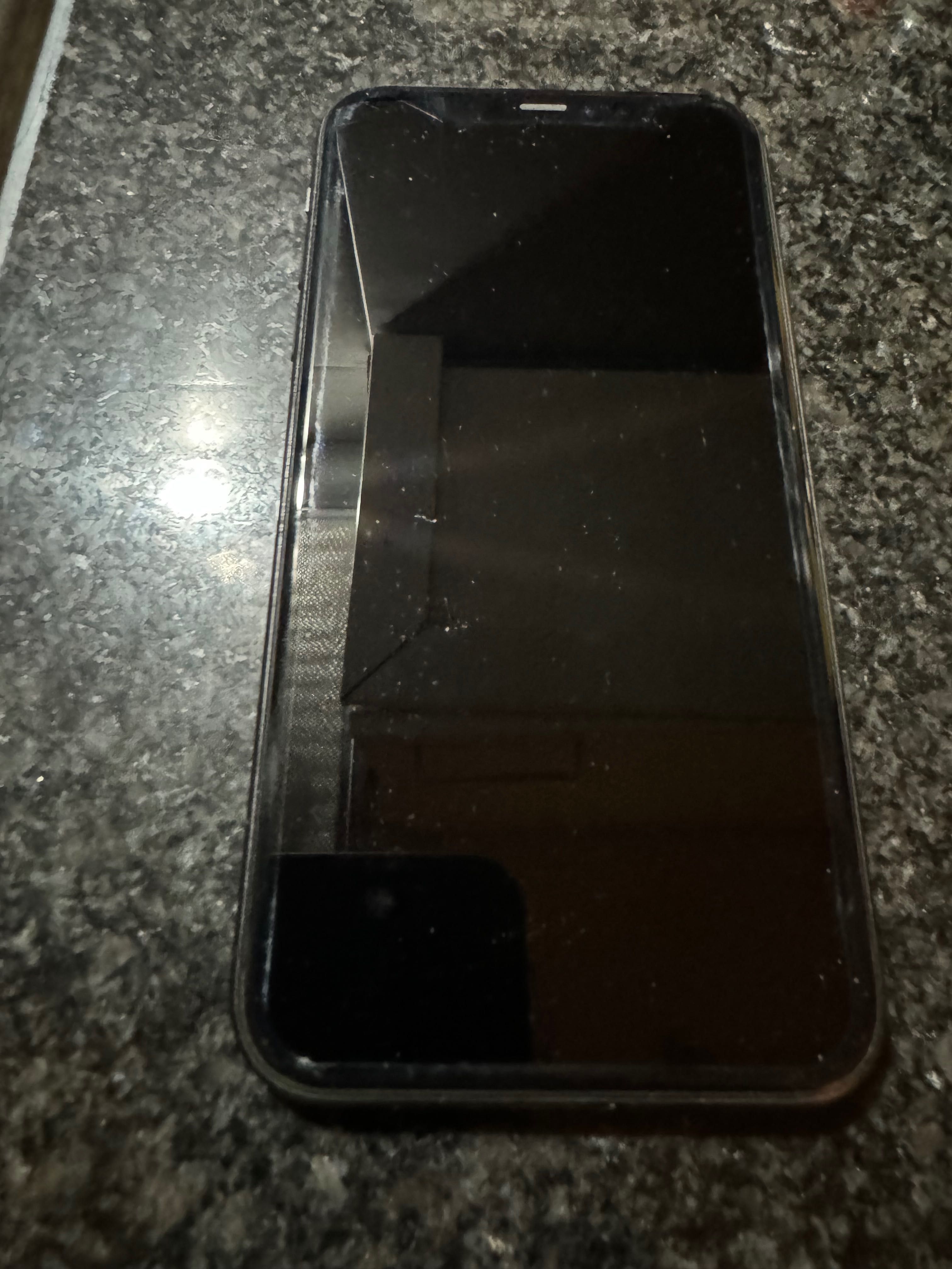 Iphone 11 64 GB 2a desbloqueado