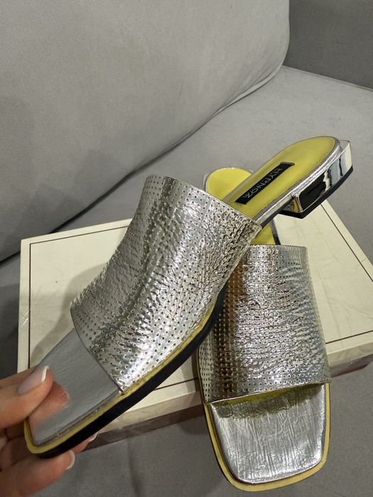 Шльопанці жіночі