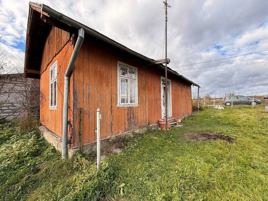 Продаж будинку з ділянкою