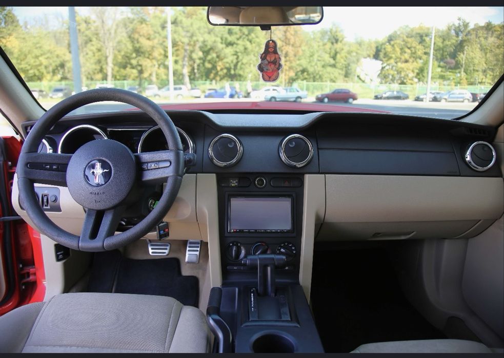 Срочно Ford Mustang GT