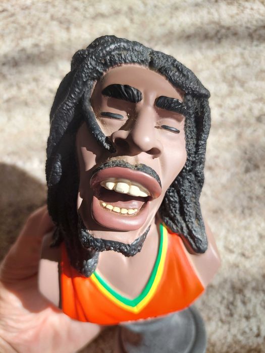 Busto Bob Marley