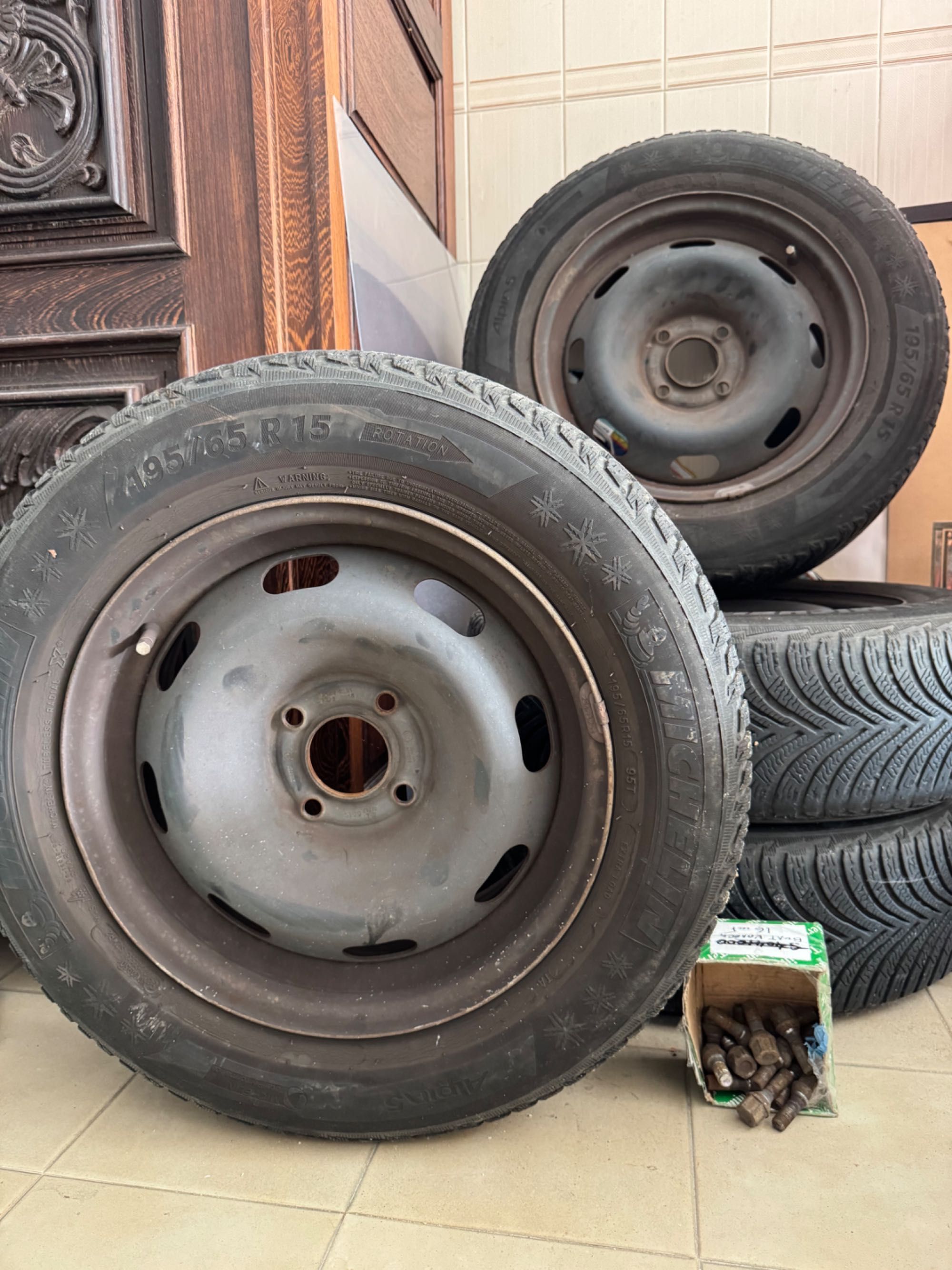 Jantes Ferro R15 4x108 + Pneus Inverno Michelin Alpin 5 + Parafusos