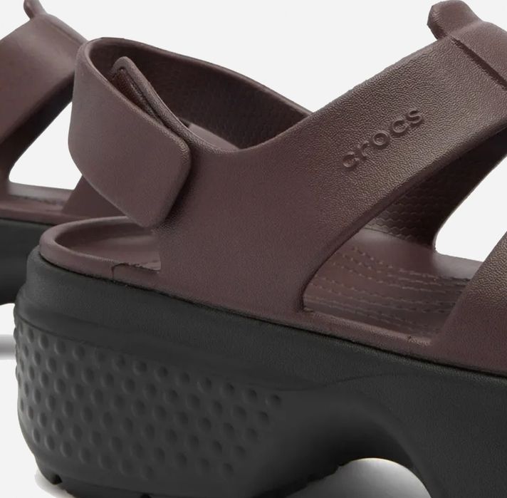 Жіночі сандалії Crocs Stomp Fisherman Sandal Mcha  Коричневі