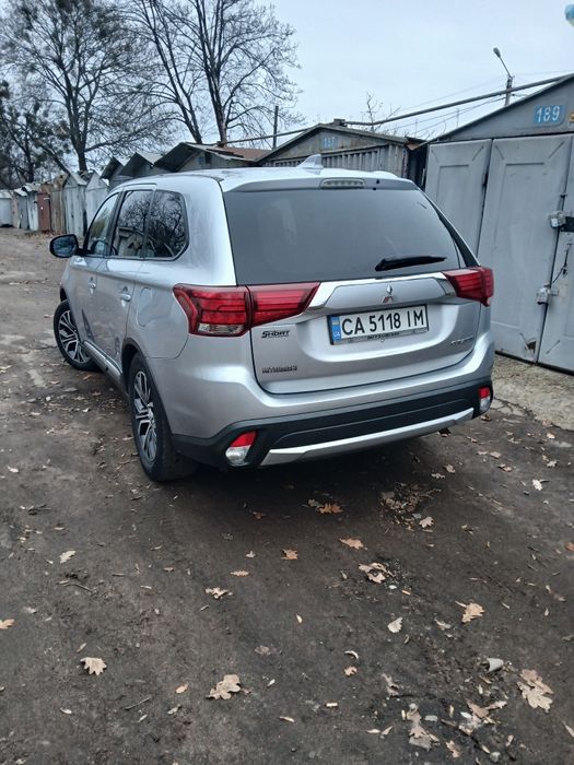 Продам Mitsubishi Outlander в чудовому  стані