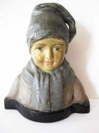 lindo antigo busto de um menino em faiança europeia