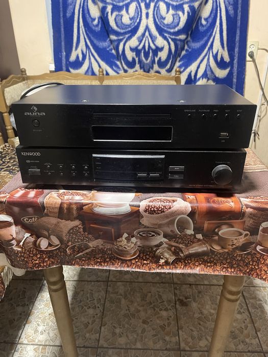Продам  ( тюнер Kenwood, cd програвач Auna ).