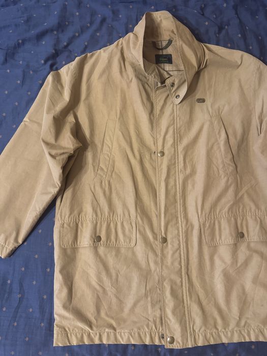 Демісезонна унісекс куртка lacoste бежевого кольору