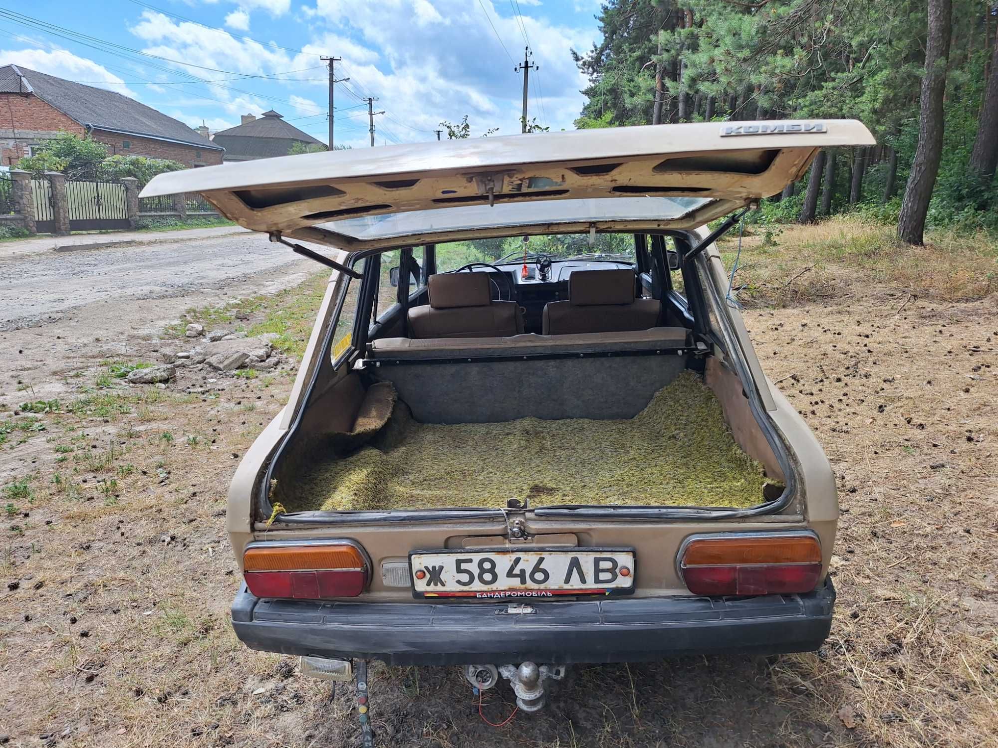 Москвич Іж Комбі 21501
