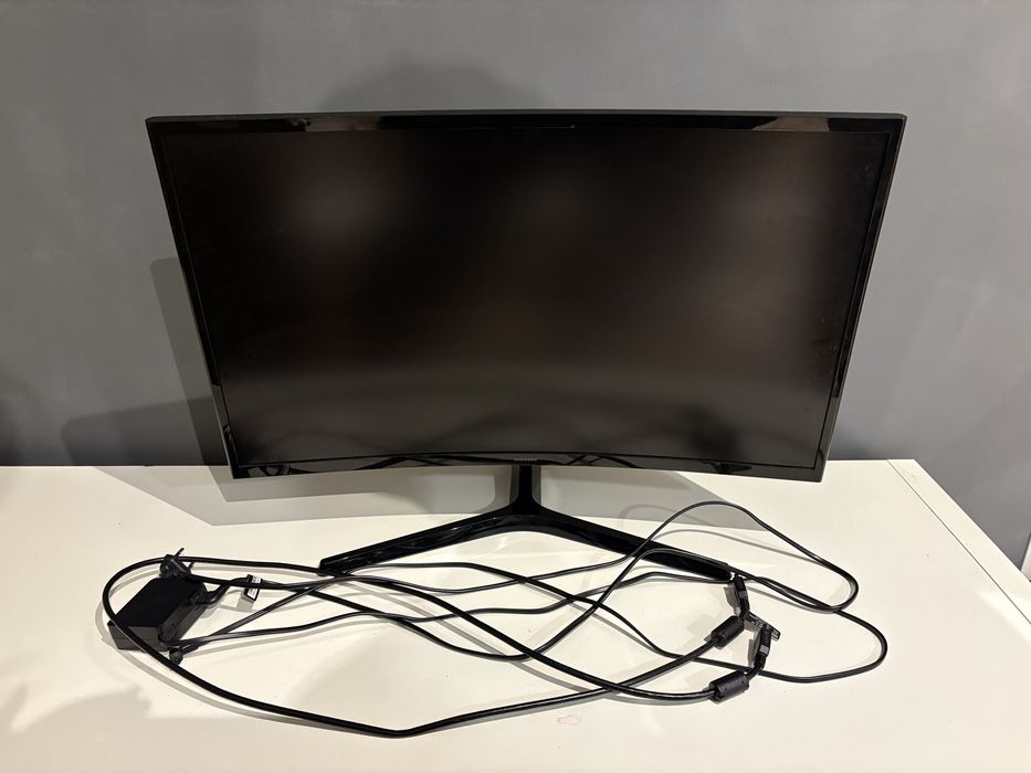 Monitor samsung 27’’ 144Hz