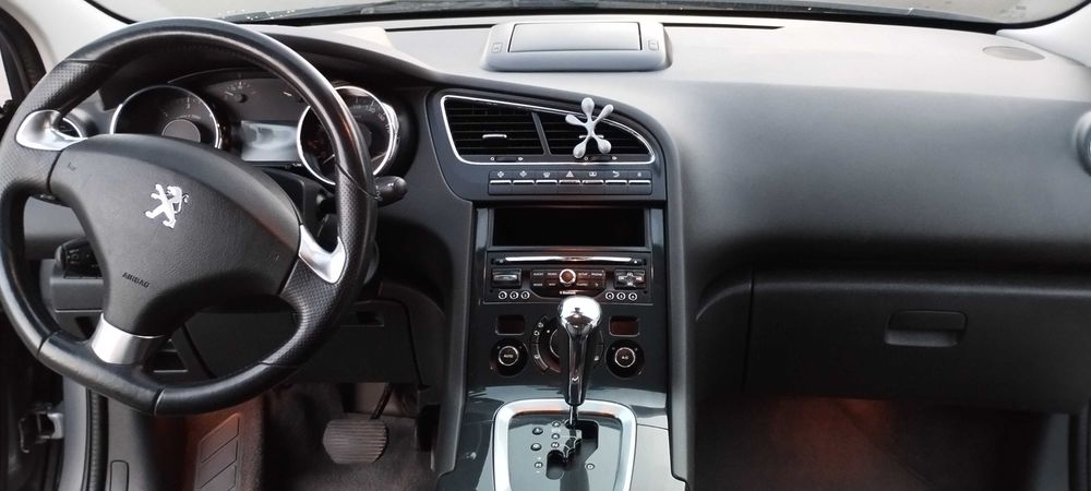 PEUGEOT 5008 Allure