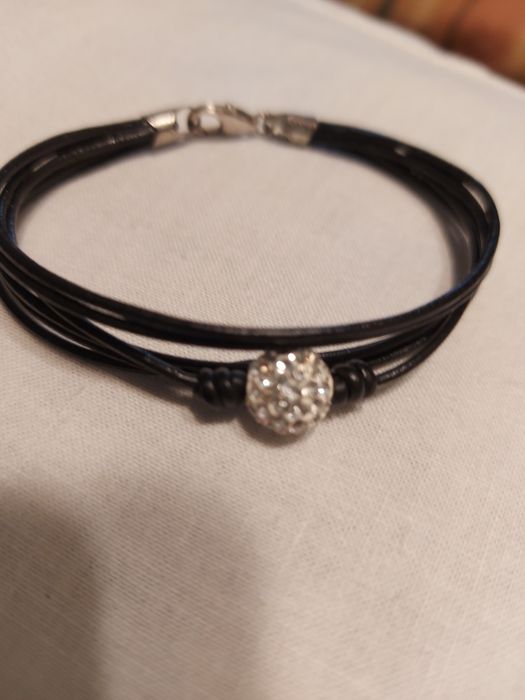 Pulseira de Couro c/ fecho em Prata.