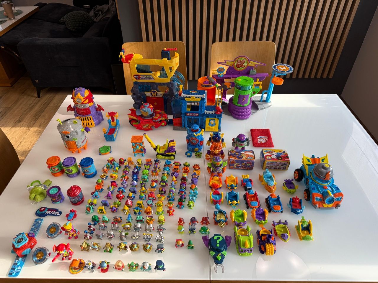MEGA Zestaw SuperZings 100+ elementów! Figurki, Bazy, Pojazdy, Roboty