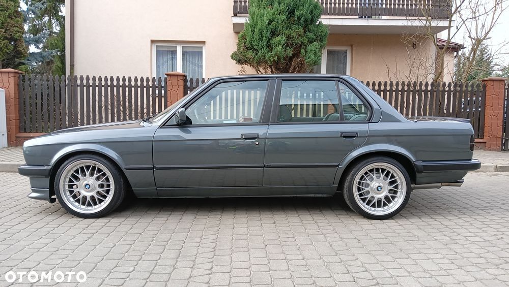 BMW 320i E30 Klasyk