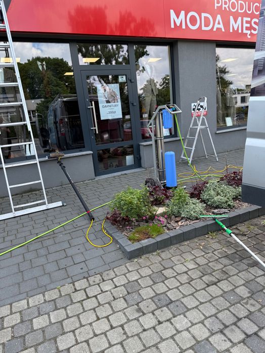 Mycie Okien Przeszkleń Paneli fotowoltaicznych Szklanych Fasad Demi