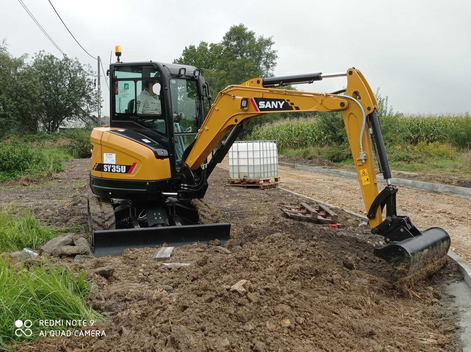 Wynajem minikoparki 1,9t, koparko-ładowarki 9t, walca, glebogryzarka