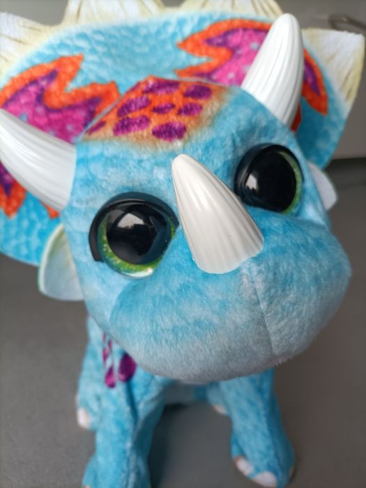 Fur Real Friends dinozaur Triceratops niebieski