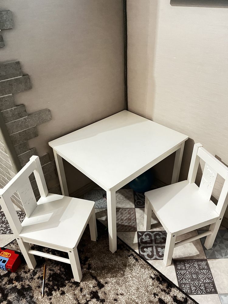 Детский столик и стульчики Ikea