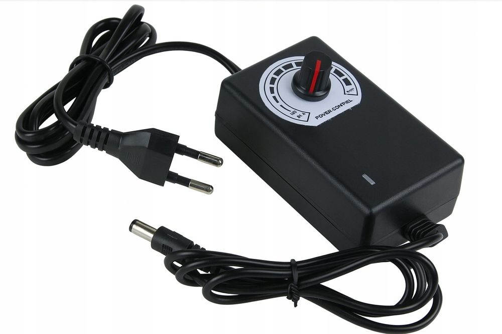 Zasilacz sieciowy QiYe-92410 AC/DC – uniwersalny adapter do elektronik