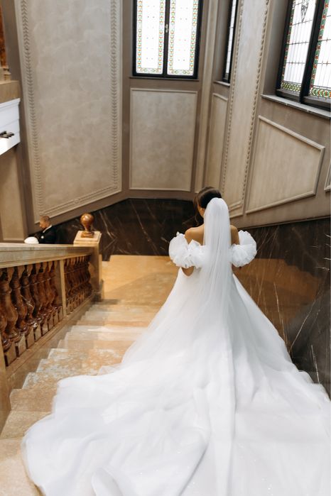 Продам весільну сукню