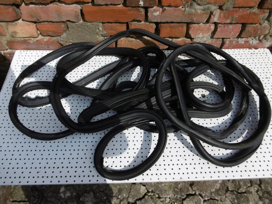 USZCZELKA DRZWI KLAPY DISCOVERY SPORT L550