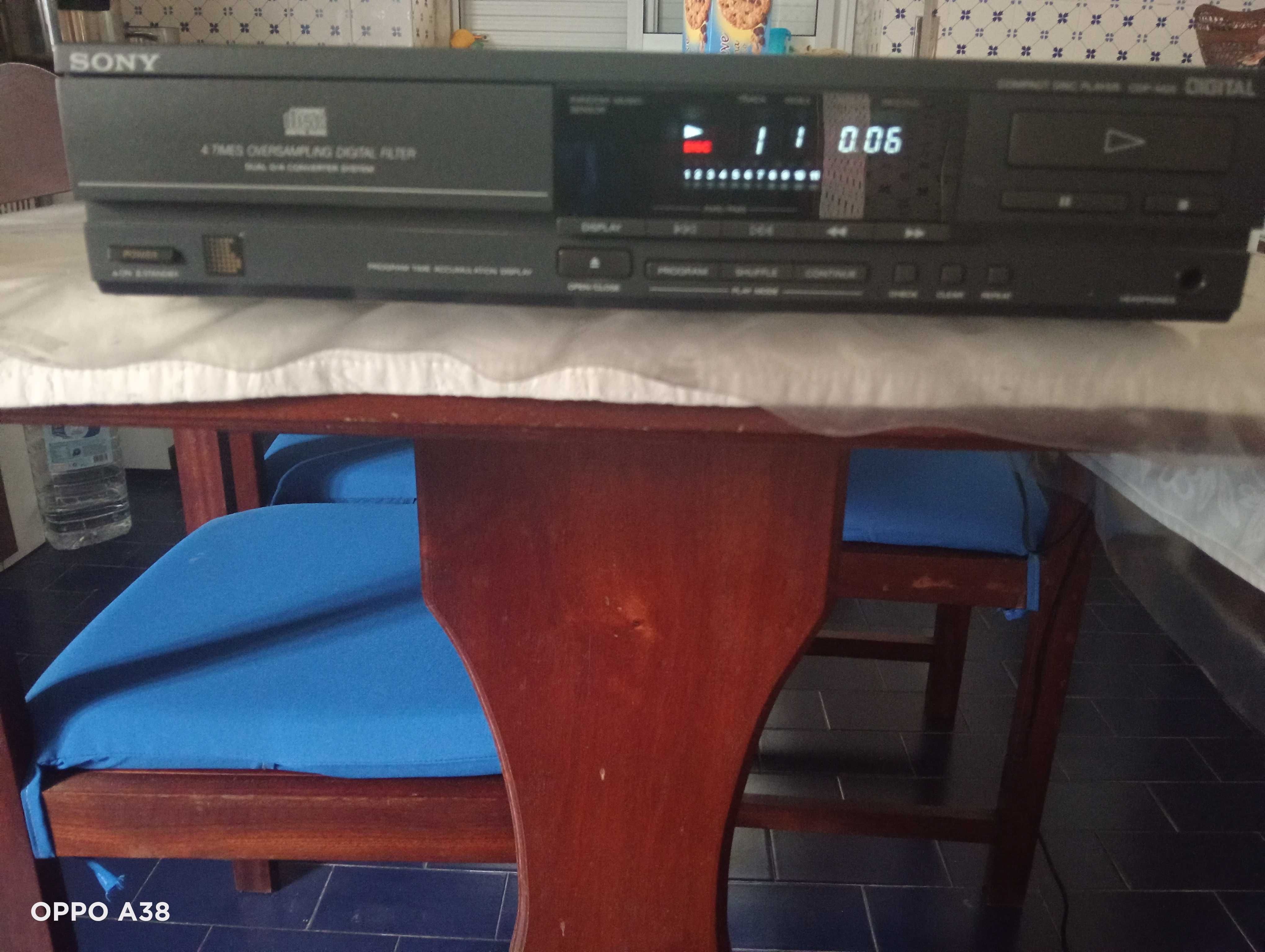 Leitor de CD Sony CDP -M25